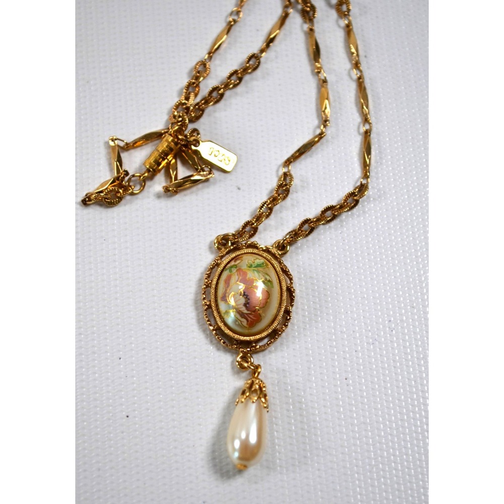Vintage 1928 Brand Gold Tone Necklace w/ Oval Floral Pendant & Faux Pearl 17.5" - Picture 6 of 12